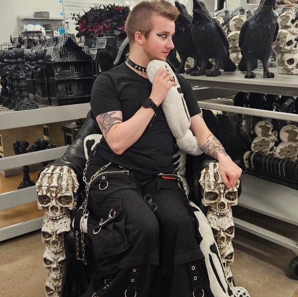 Meet your Posher, Henry - Picture 1 of 2